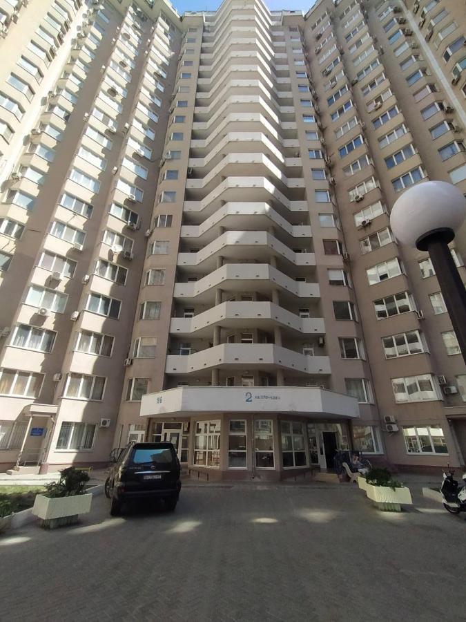 Апартаменты С Двумя Спальнями В Центре Города Odesa Exterior foto